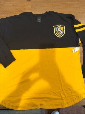 NWT Hufflepuff Colorblock Jersey with Crest Patch XXL